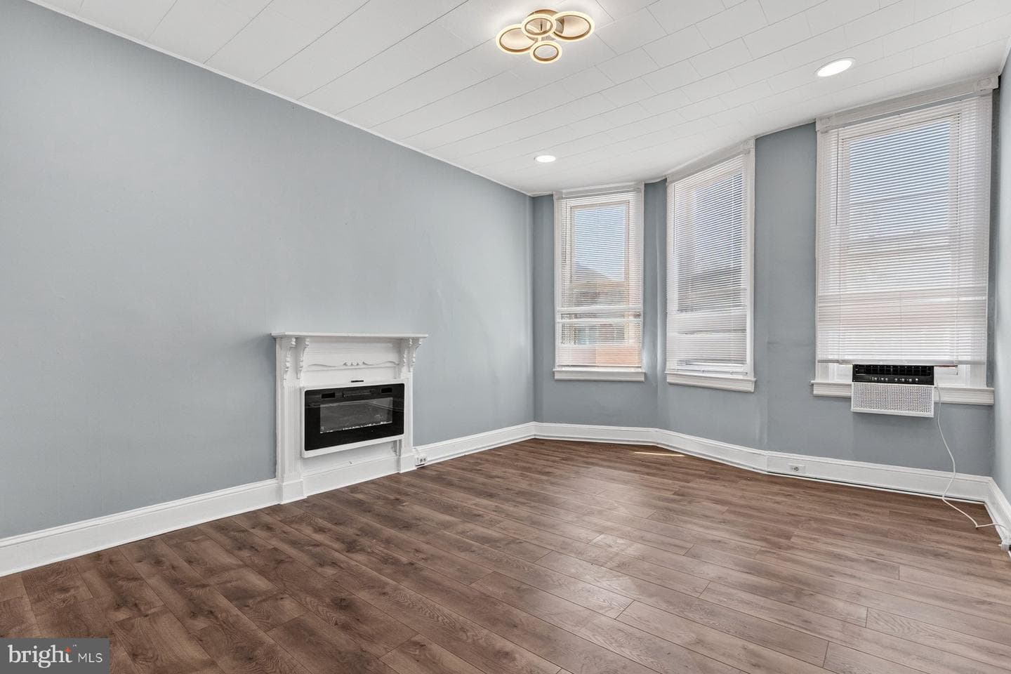 1910 W Fayette Street photo 13