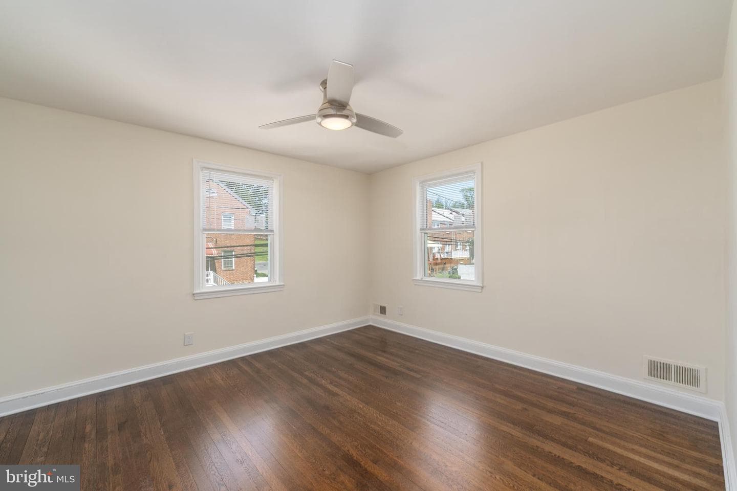 3255 Yosemite Avenue photo 23