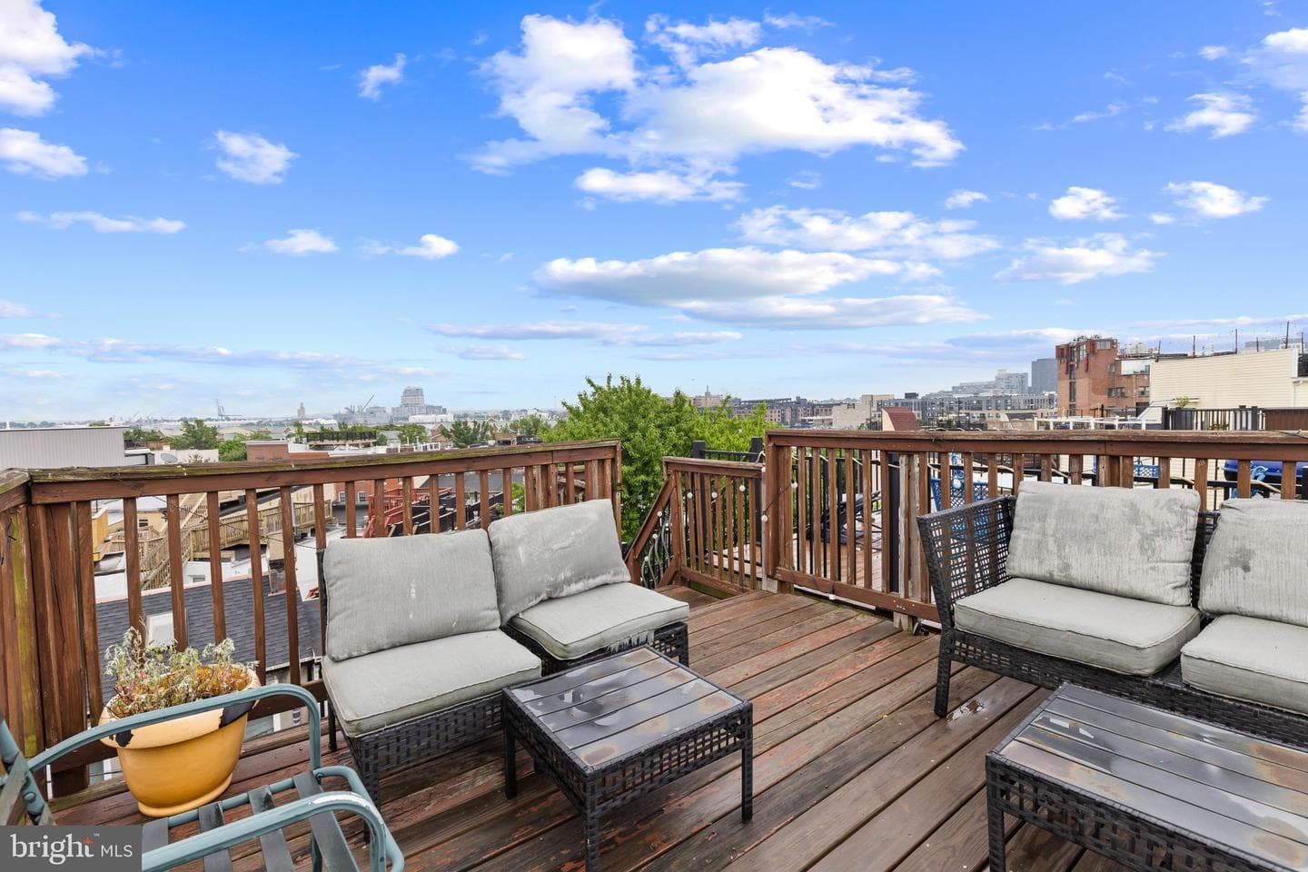 2223 Fleet Street photo 36