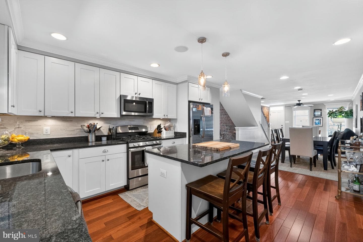 3209 Dillon Street photo 8
