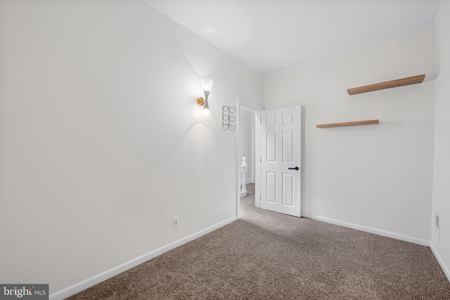 4124 Falls Rd photo 18