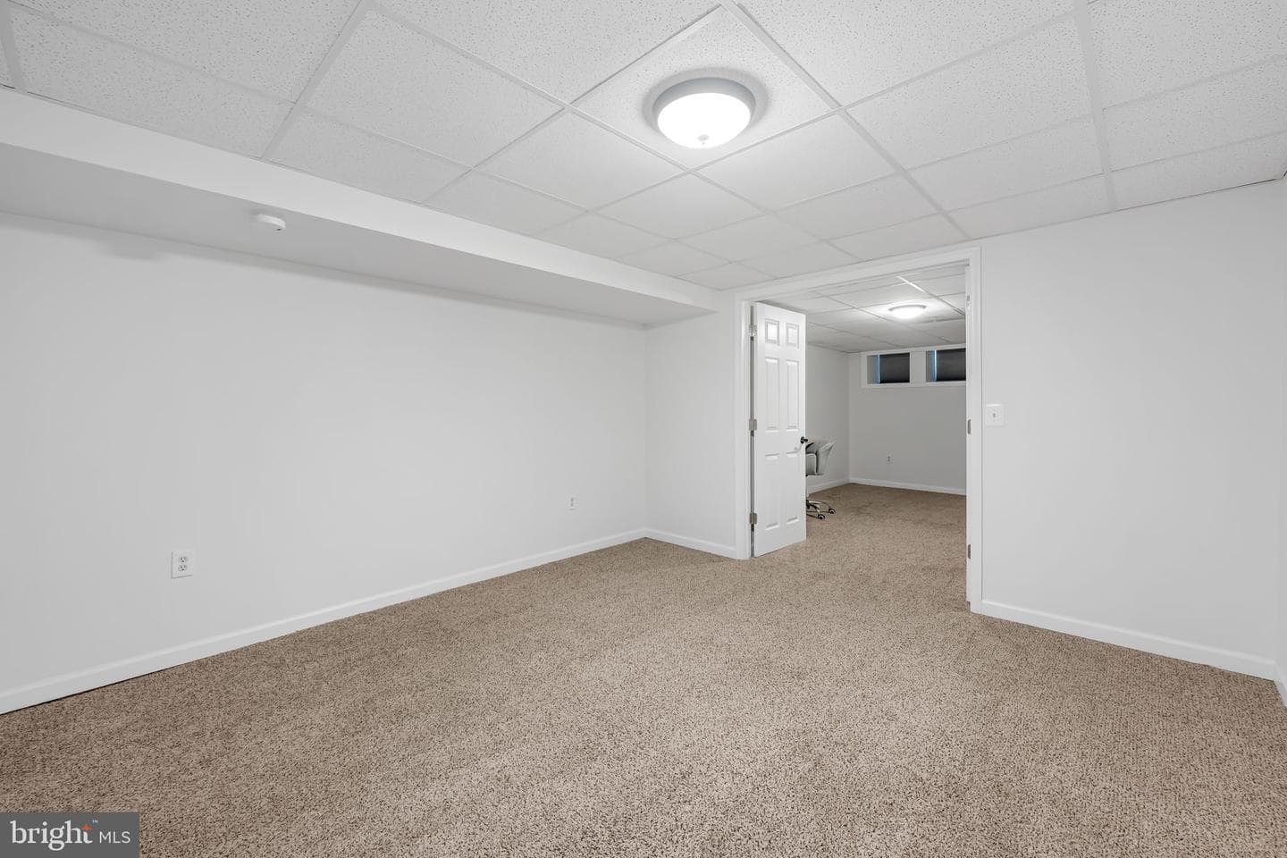 4124 Falls Rd photo 23