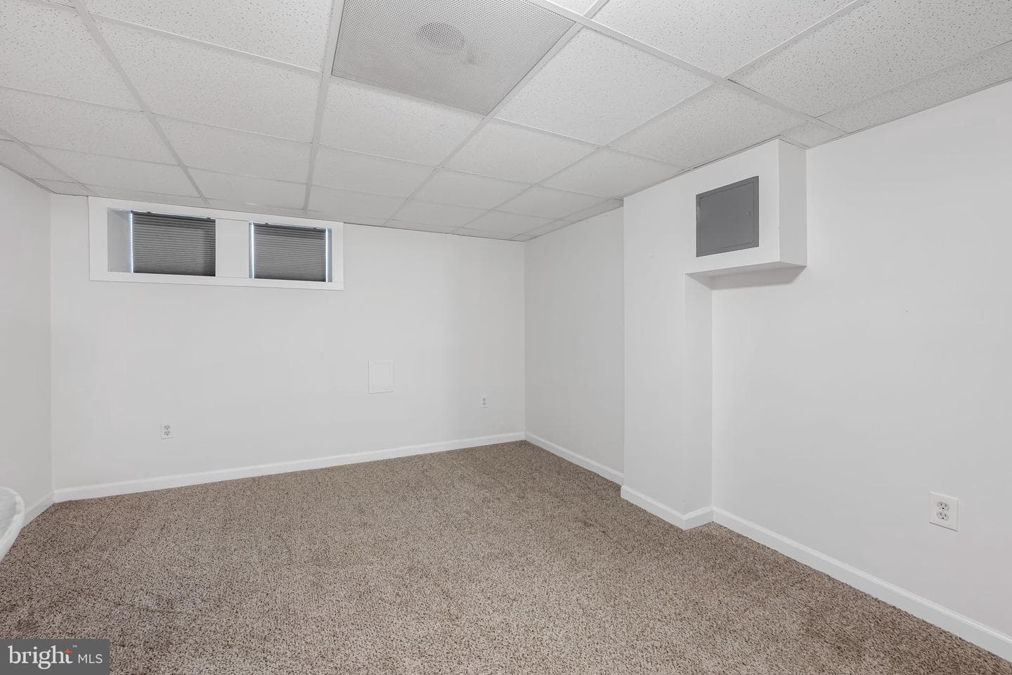 4124 Falls Rd photo 25