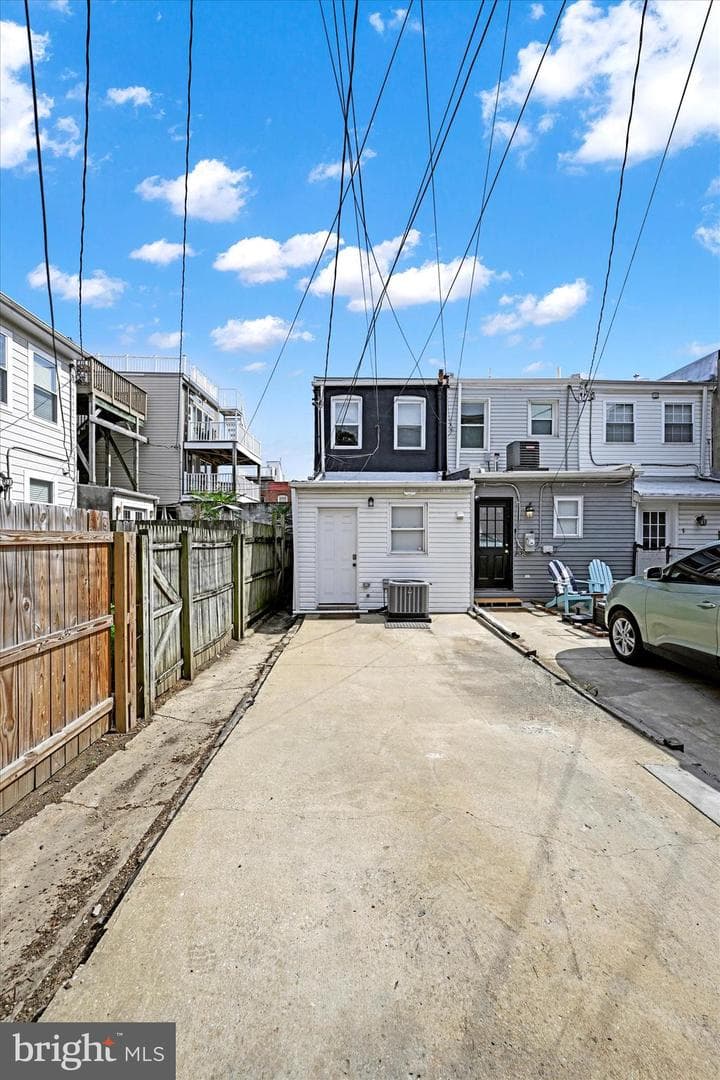 2 W Barney Street photo 14