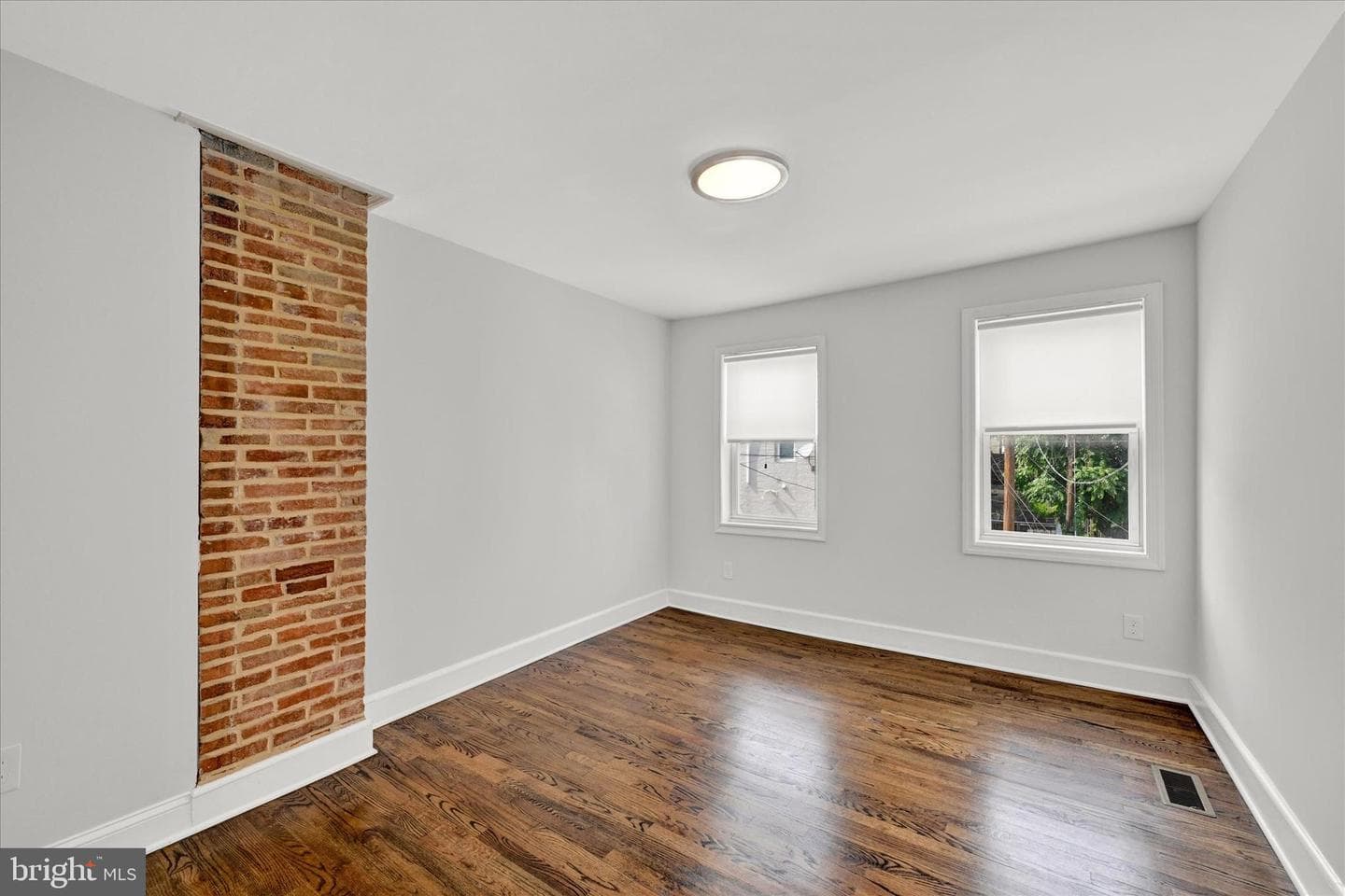 2 W Barney Street photo 18