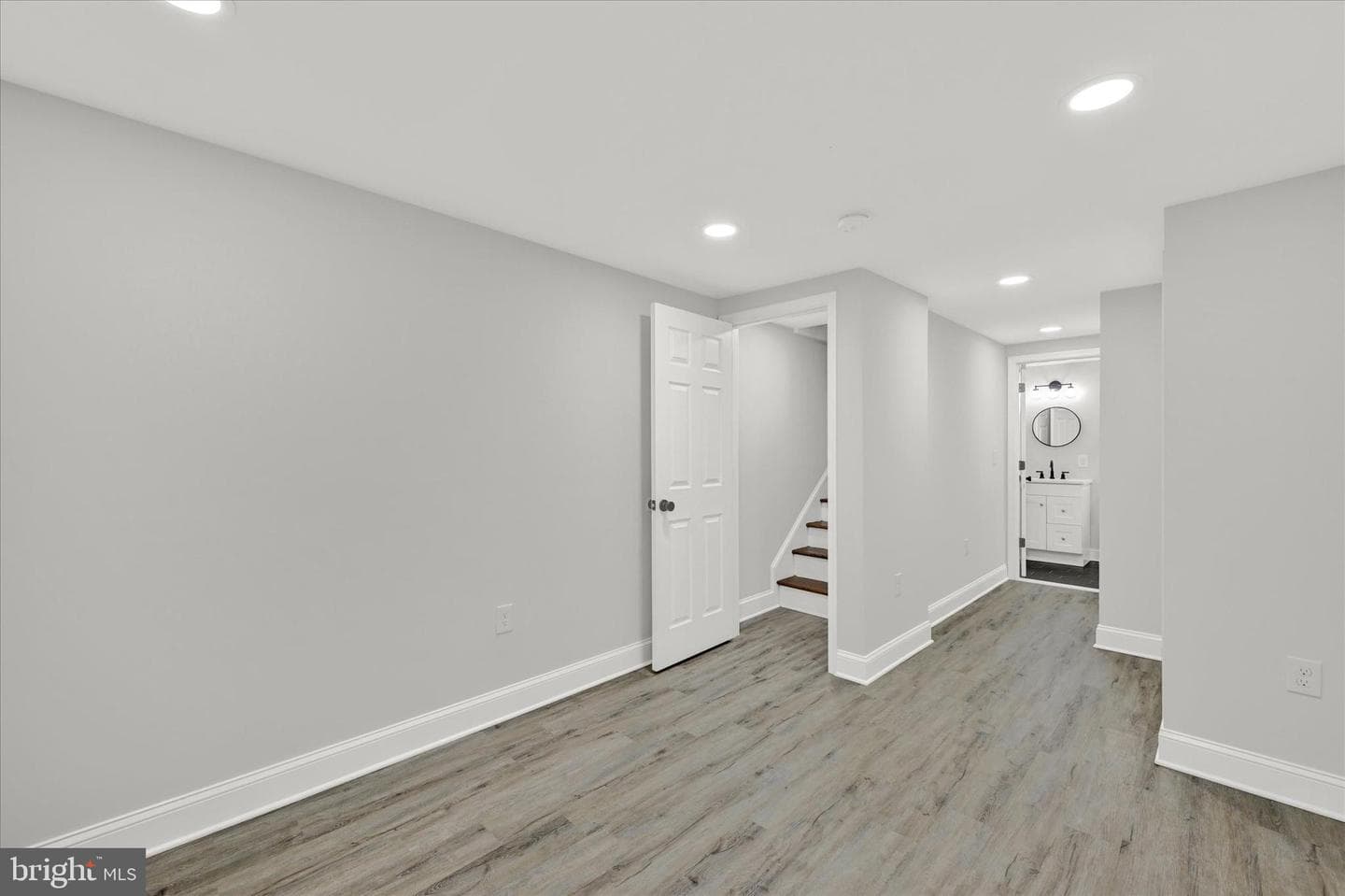 2 W Barney Street photo 21