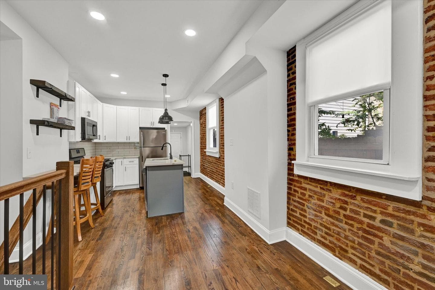 2 W Barney Street photo 7