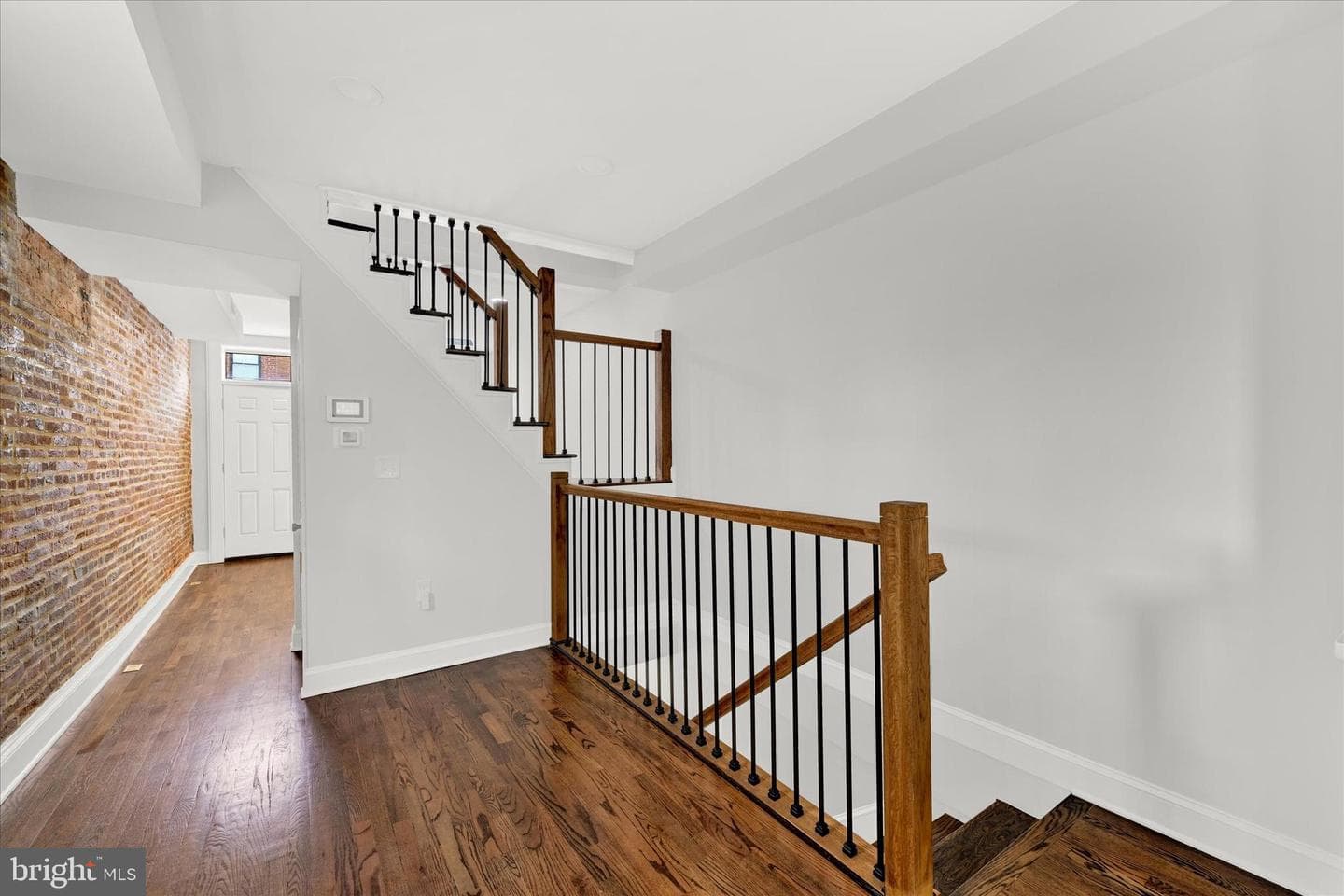 2 W Barney Street photo 8