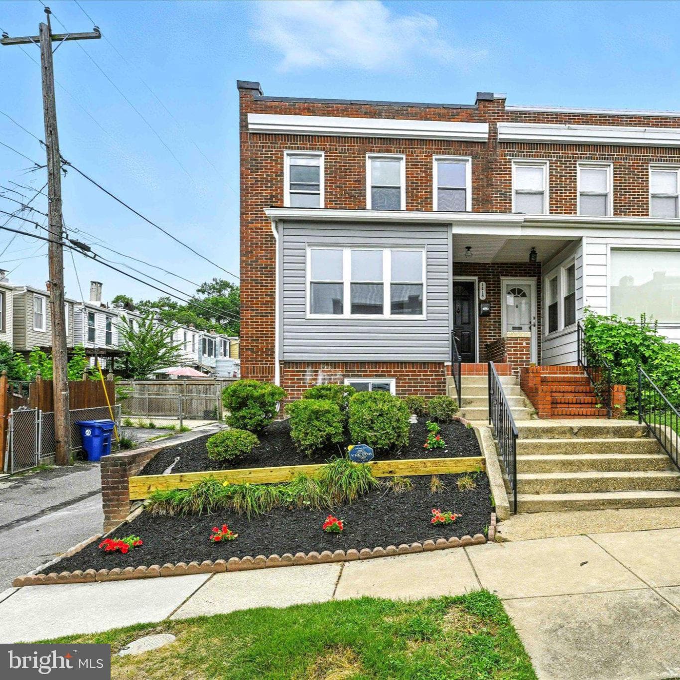 1118 Weldon Avenue photo 2