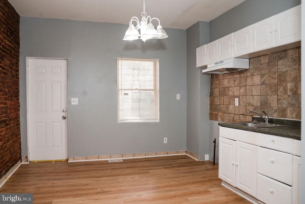 2630 E Monument Street photo 5