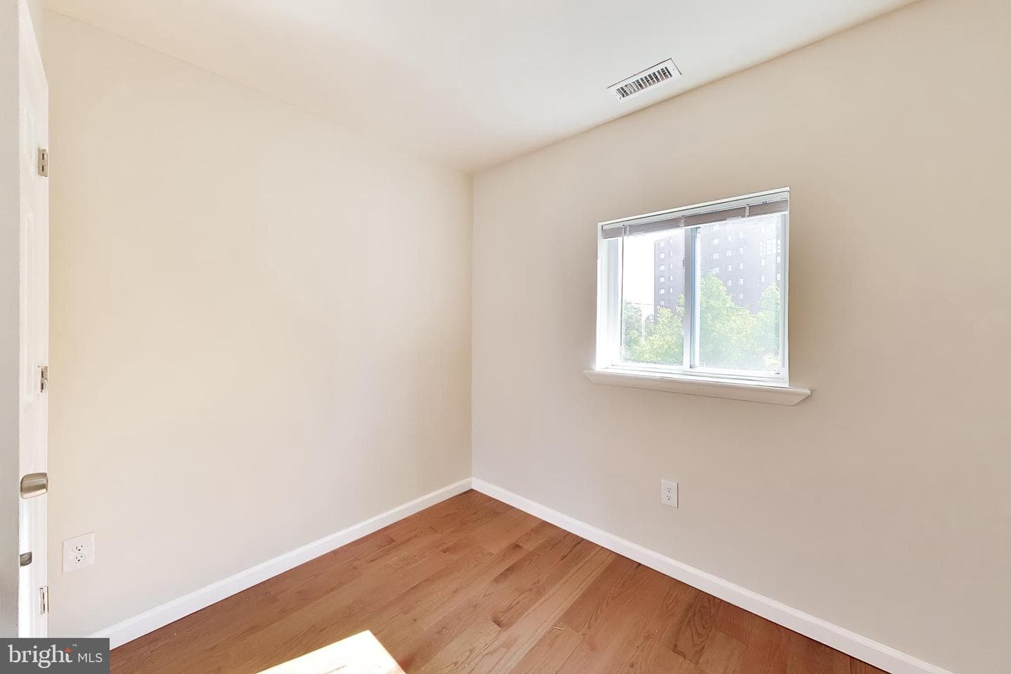 3649 Cottage Avenue photo 22