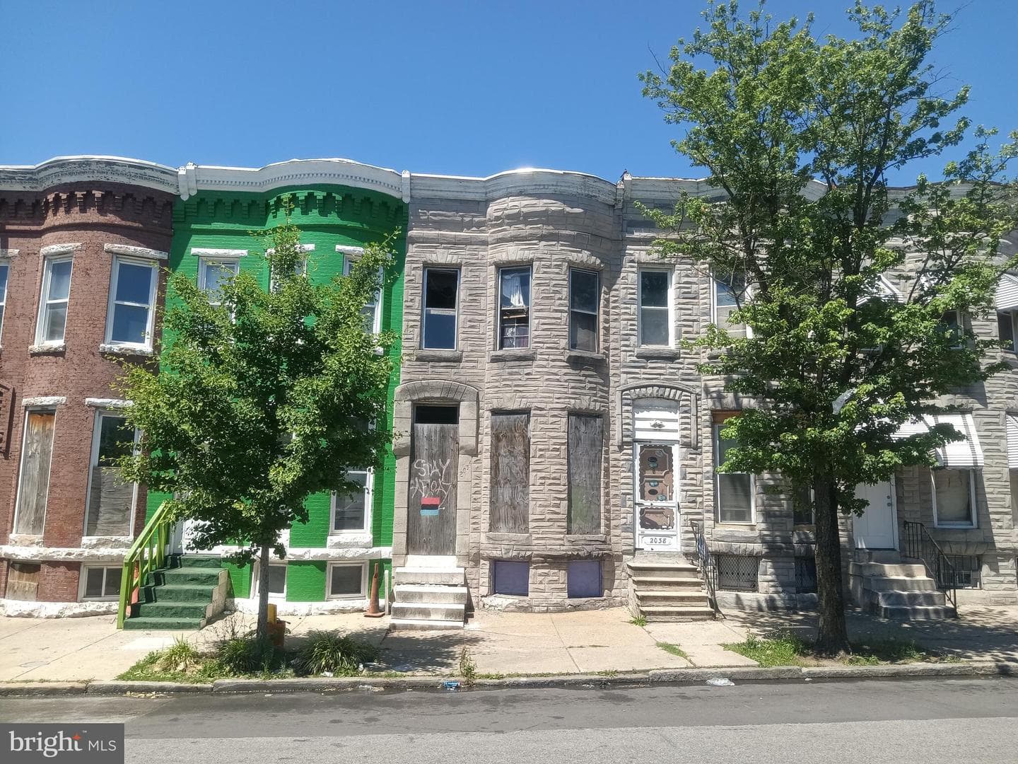 2036 N Fulton Avenue photo 1