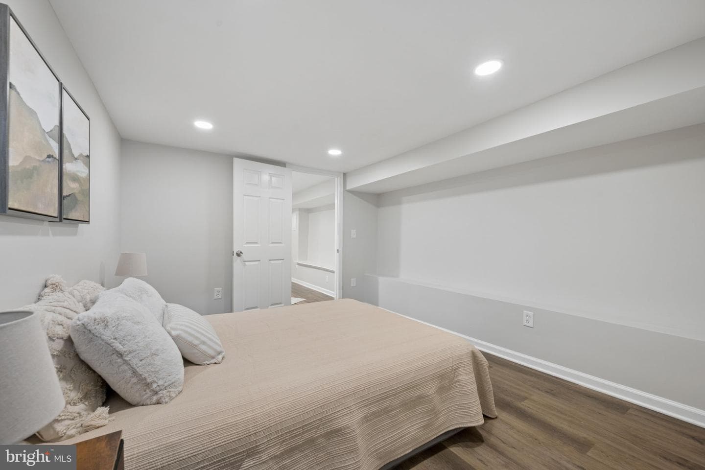 1108 S Clinton Street photo 53
