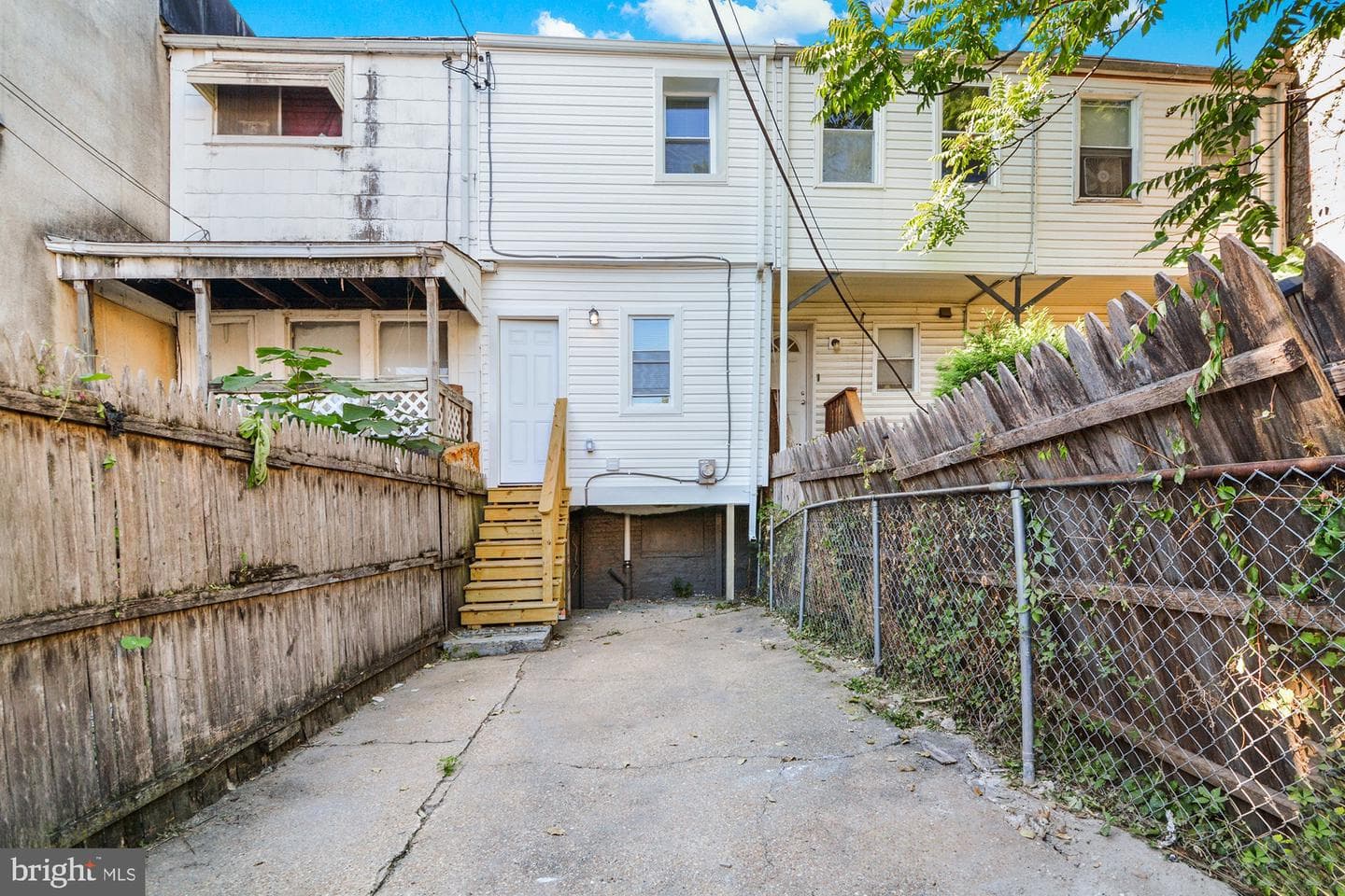 1147 Sargeant Street photo 14