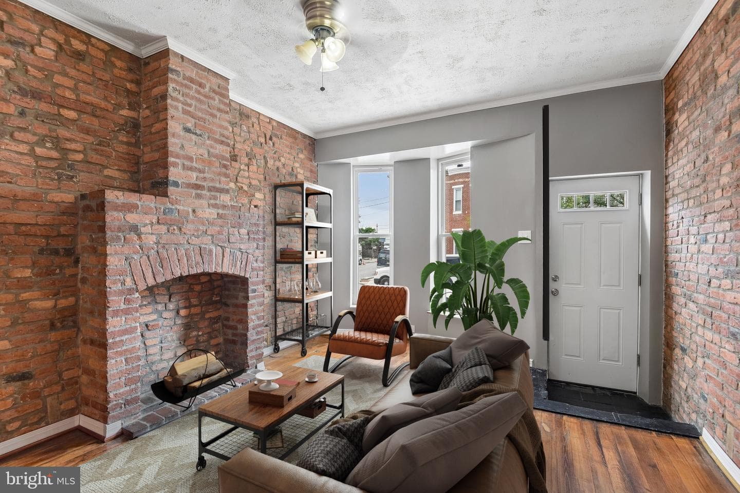1319 S Carey Street photo 4