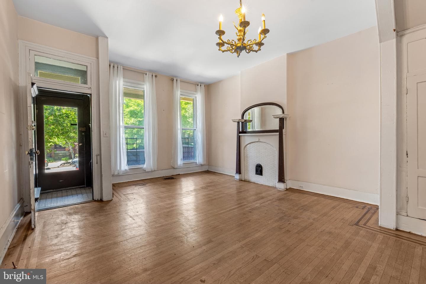 2503 Guilford Avenue photo 4