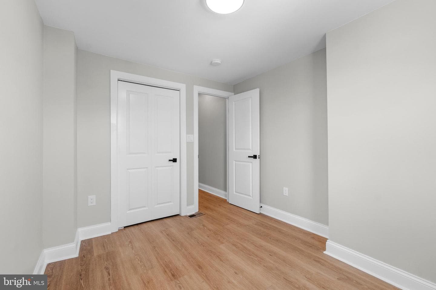 1410 E Lanvale Street photo 23