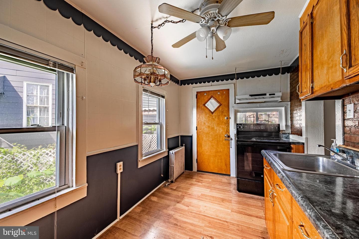 1302 Cox Street photo 17