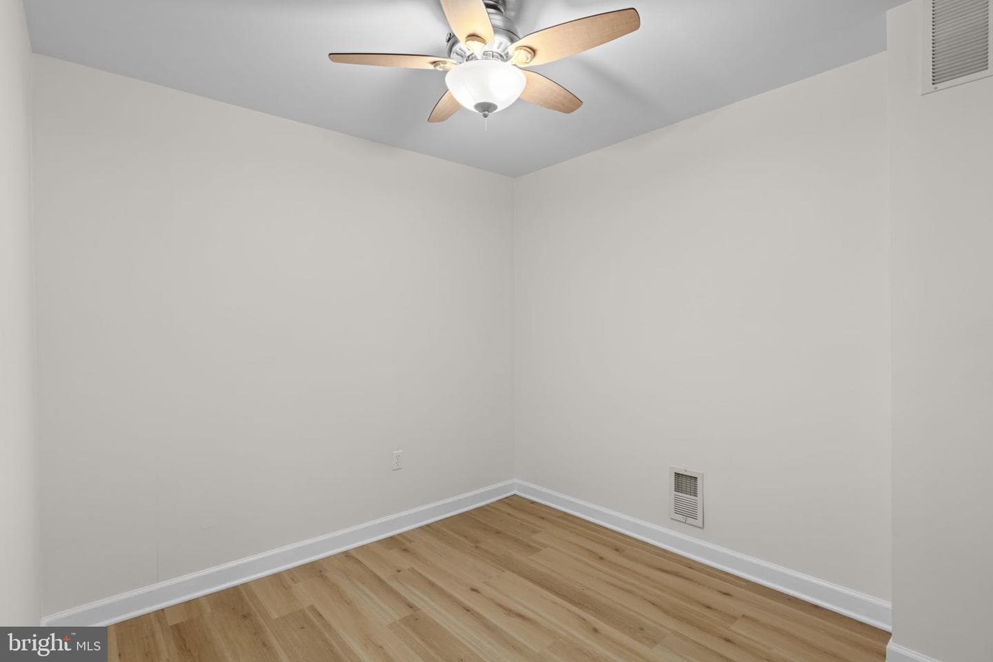 3637 Chestnut Avenue photo 22