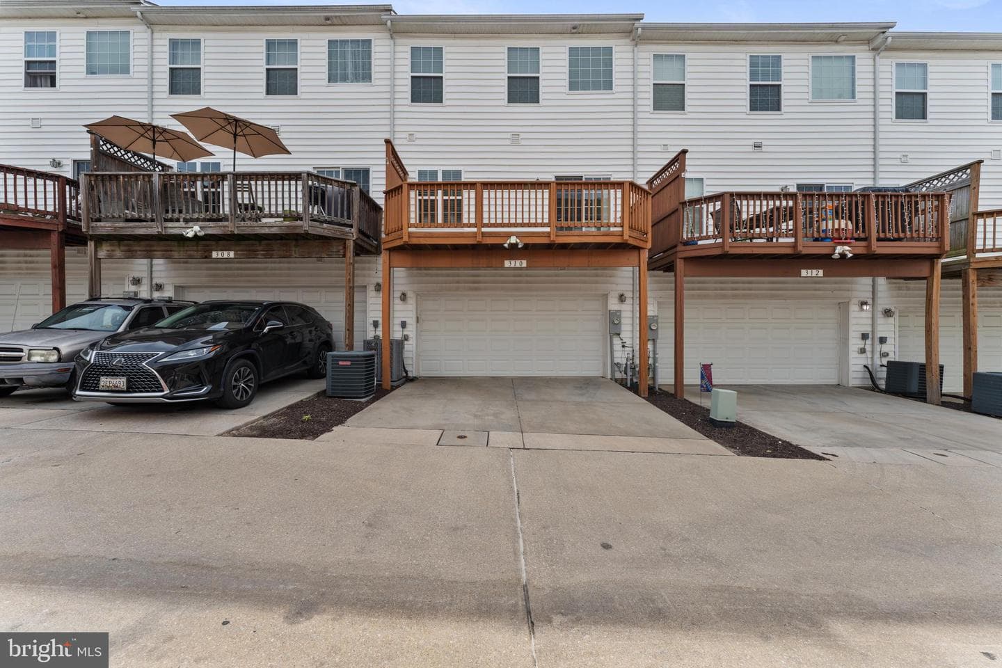310 Parkin Street photo 27