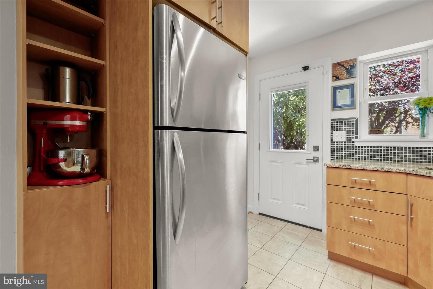 112 W Lee Street photo 20