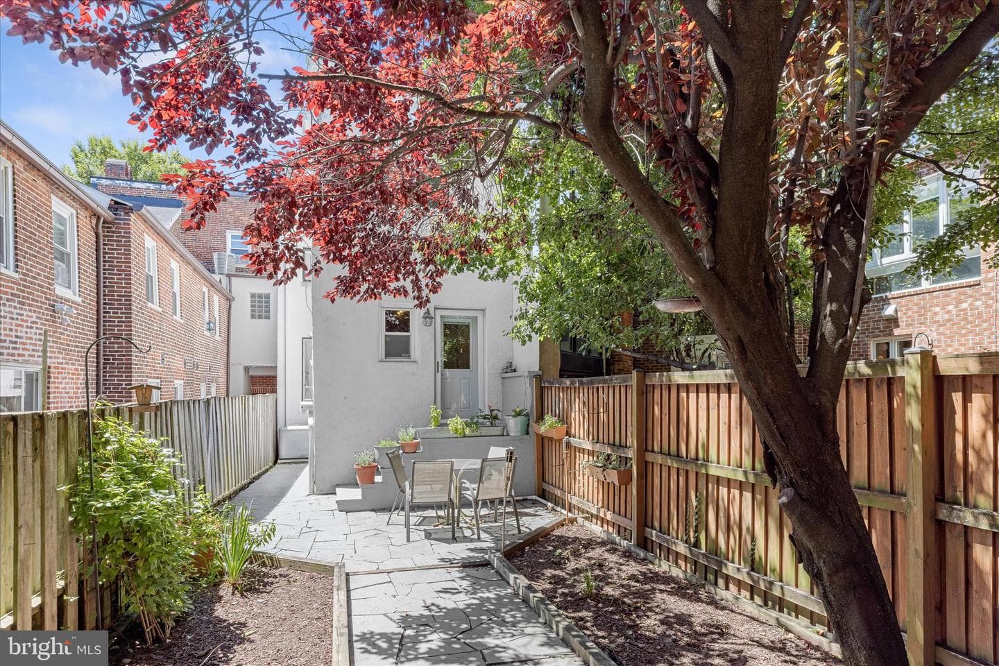 112 W Lee Street photo 23