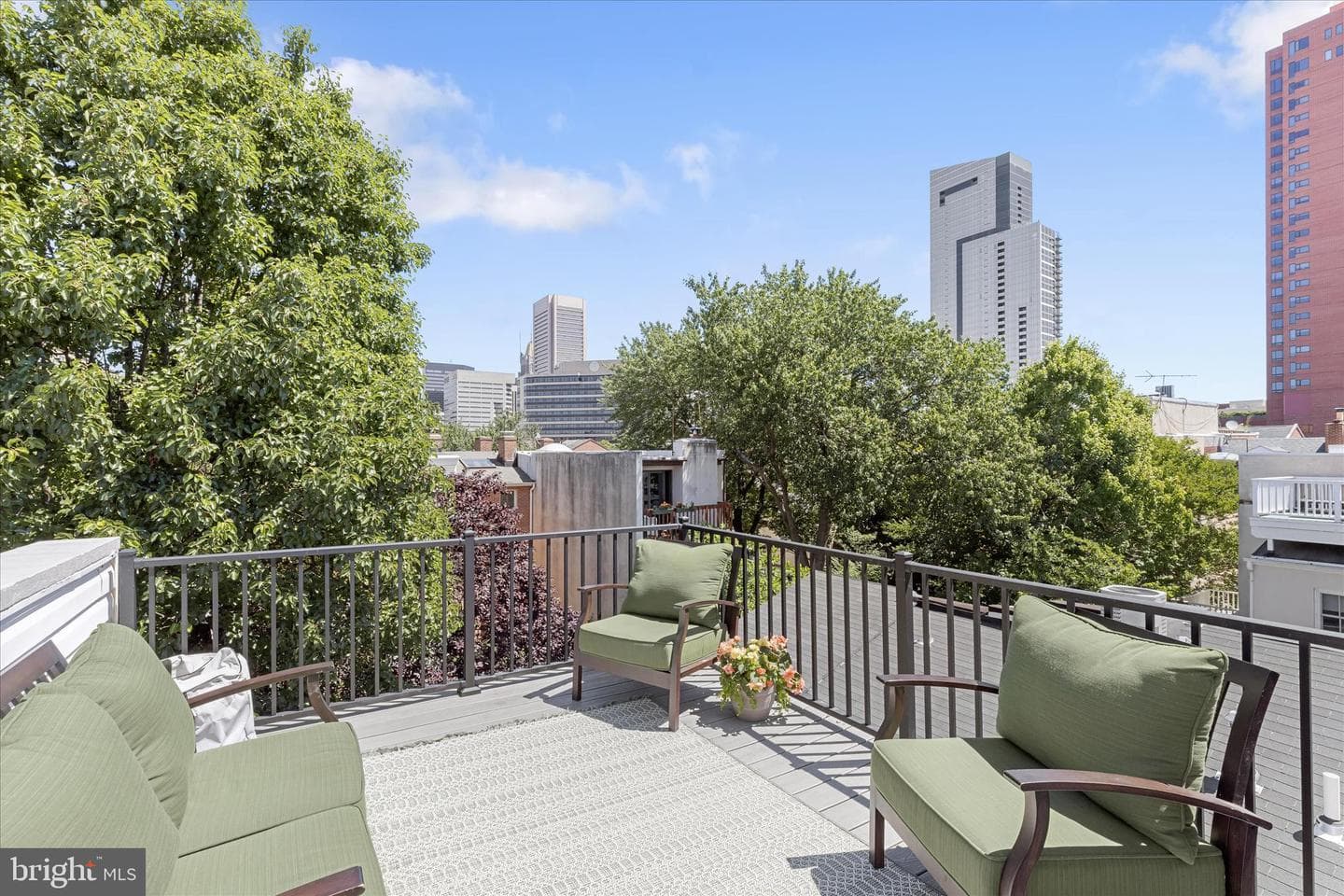 112 W Lee Street photo 39