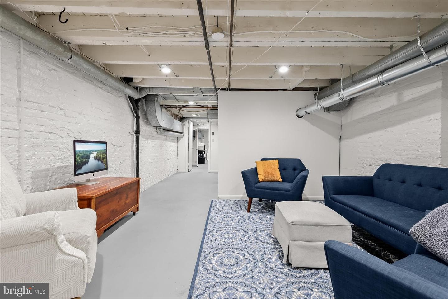 112 W Lee Street photo 45