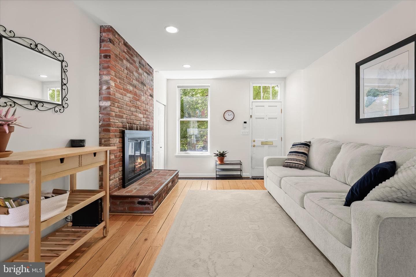 112 W Lee Street photo 6