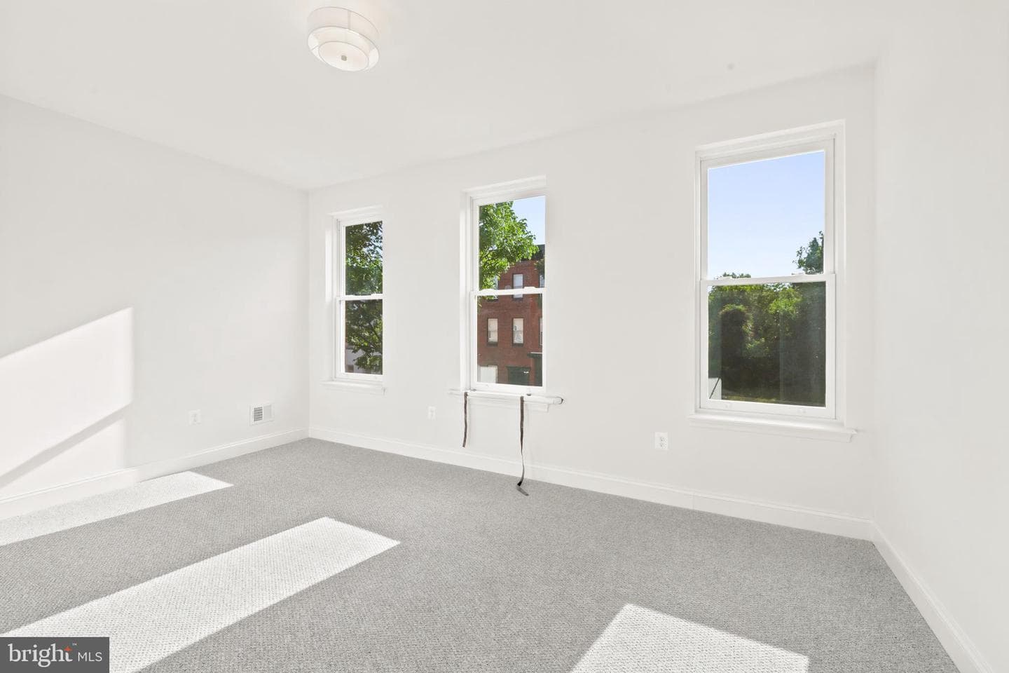 47 S Fulton Avenue photo 24