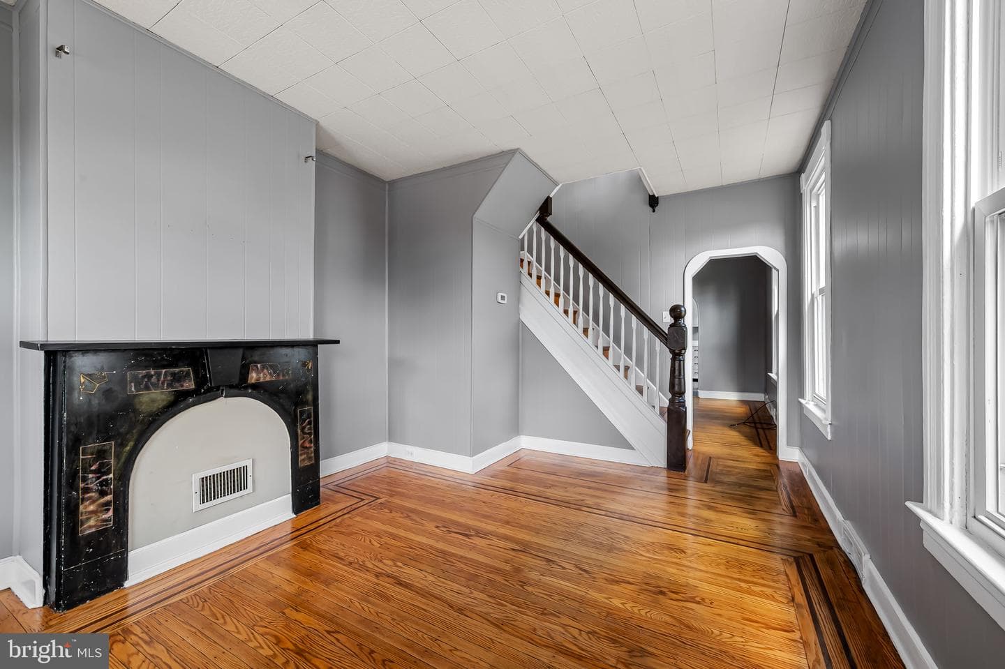 304 W Cold Spring Lane photo 4