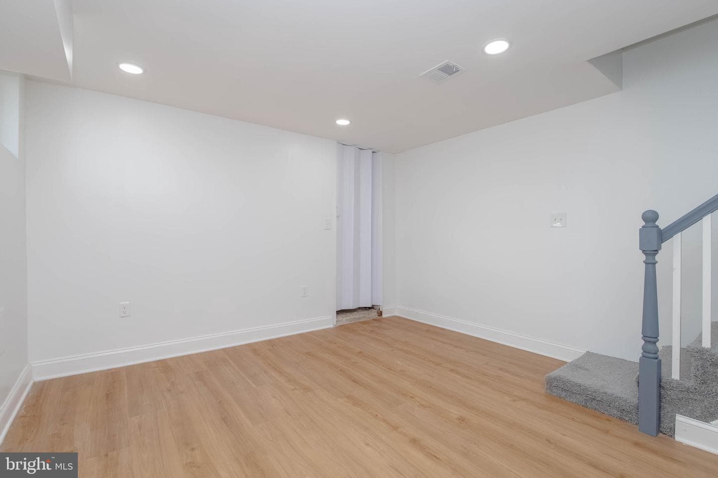1300 W 37th Street photo 33