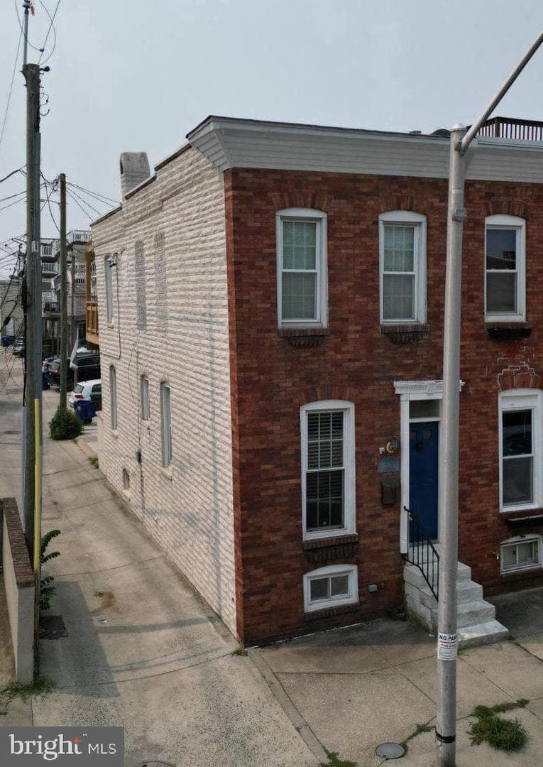 2621 Fleet Street photo 1