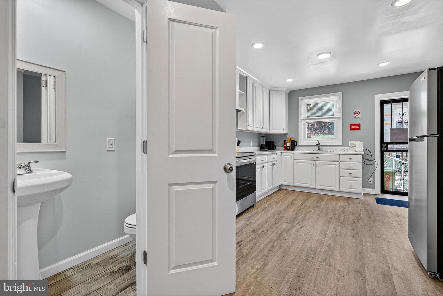 2926 E Fayette Street photo 8