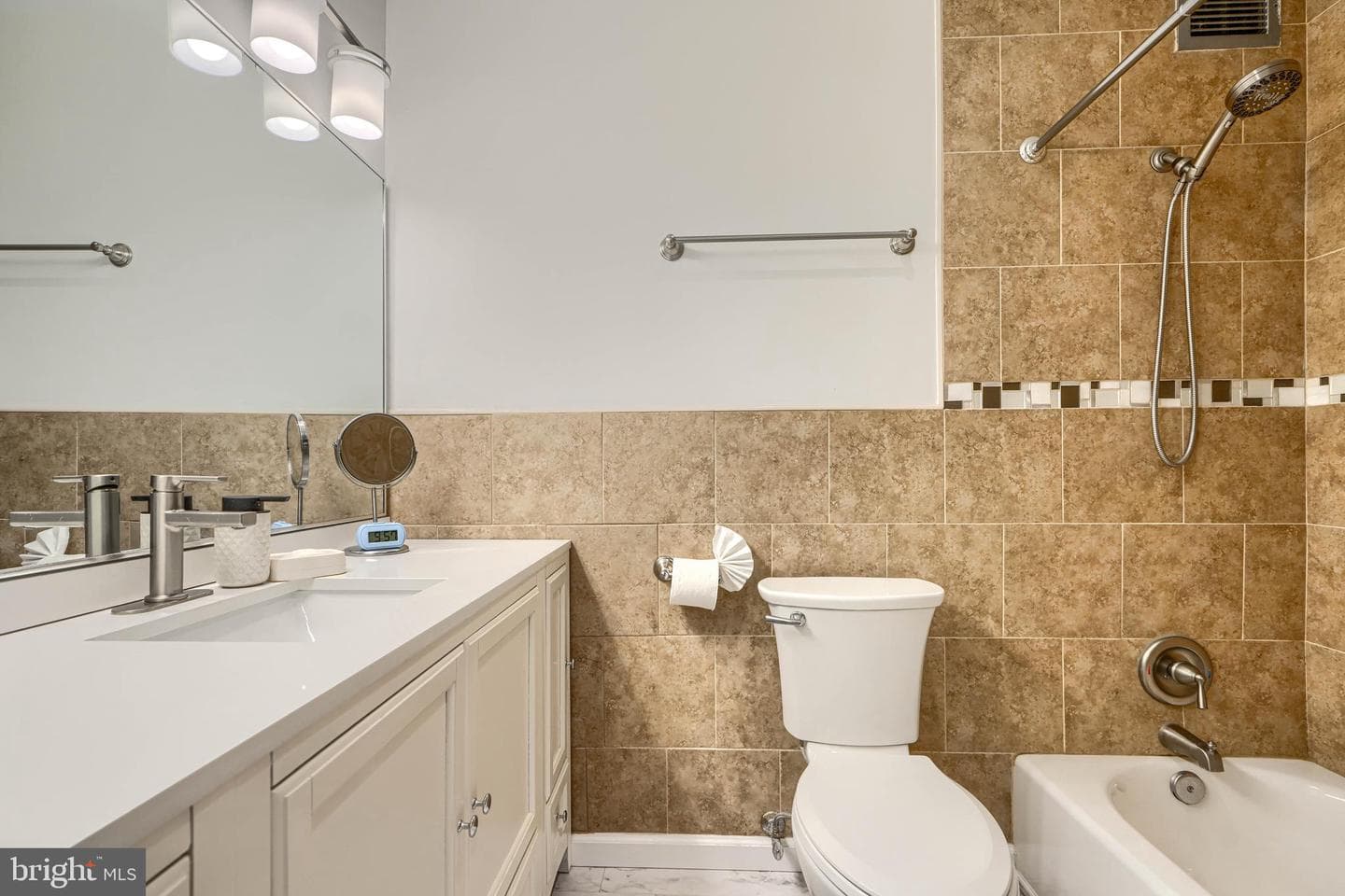 4000 N Charles Street #1206 photo 16