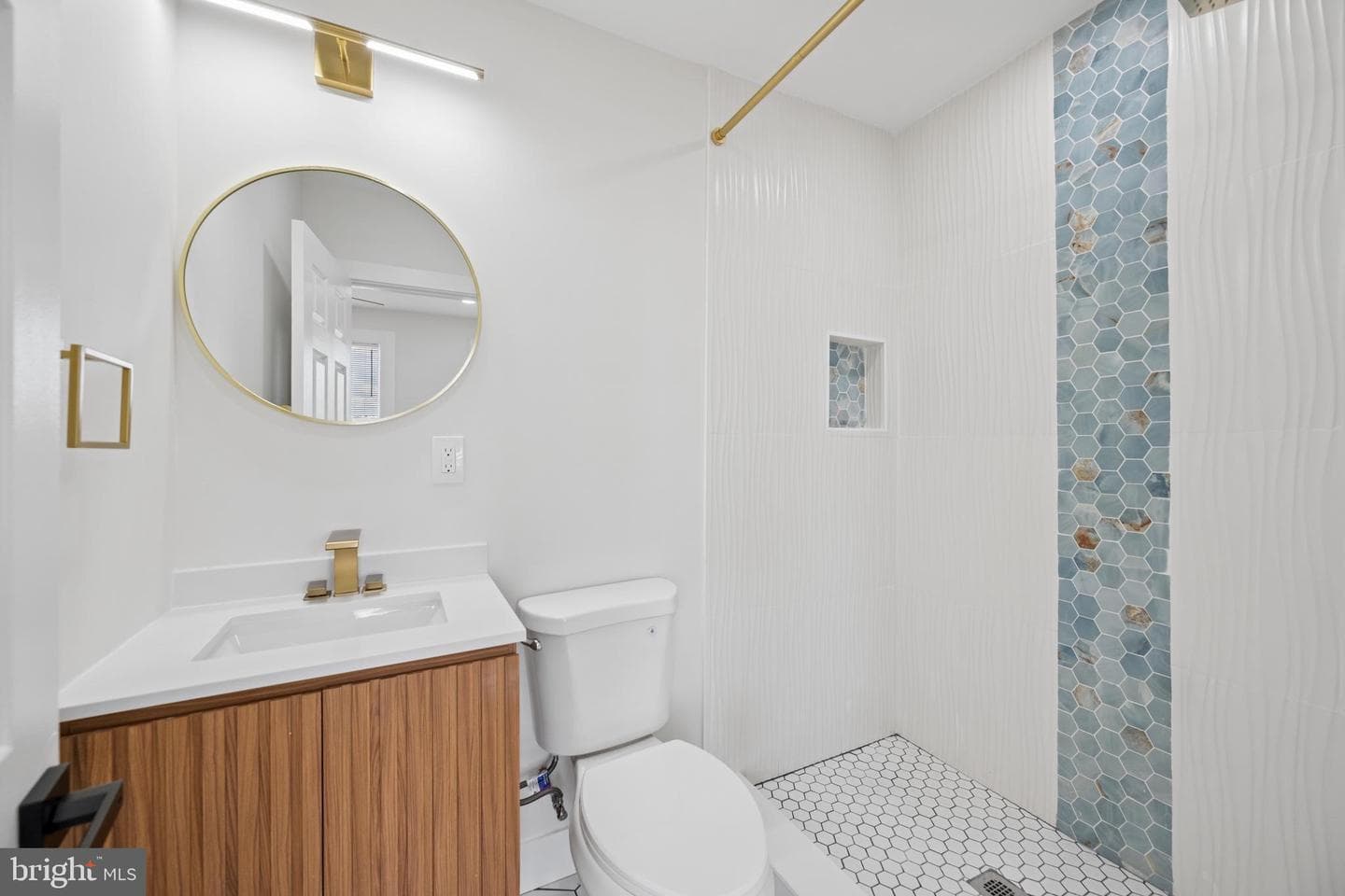 306 Lyndhurst Street photo 24