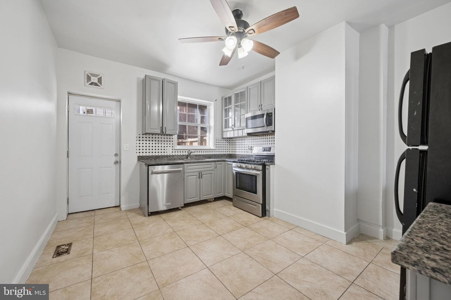 3512 Mount Pleasant Avenue photo 7