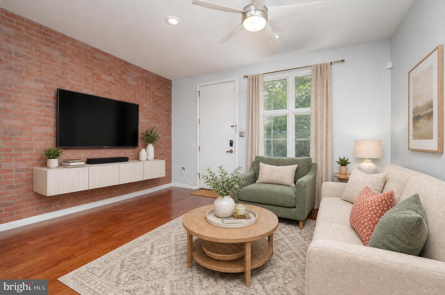 428 E Oliver Street photo 3