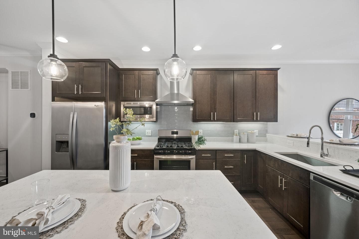 3134 Foster Avenue photo 21
