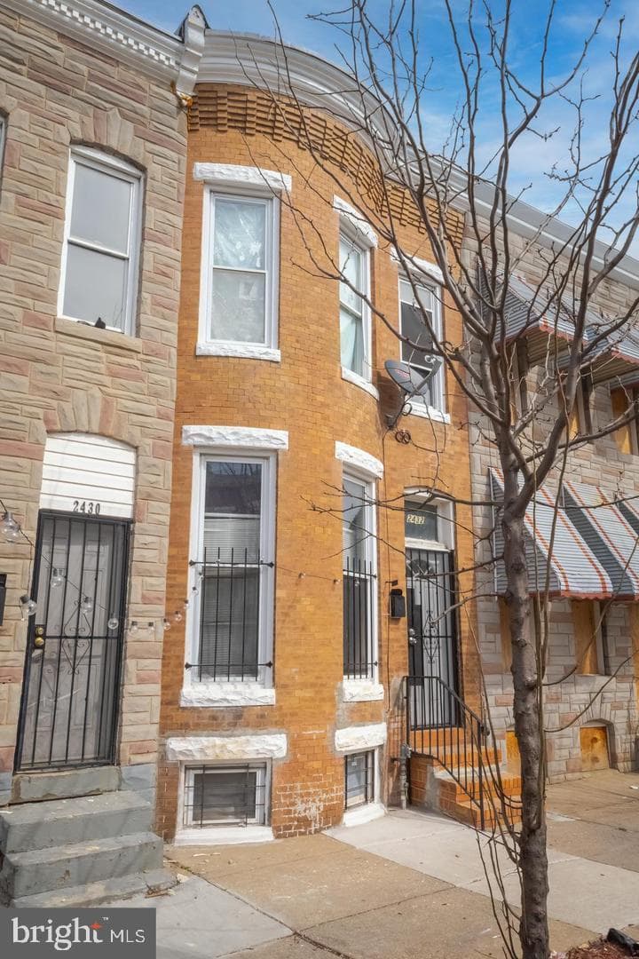 2432 E Lafayette Avenue
