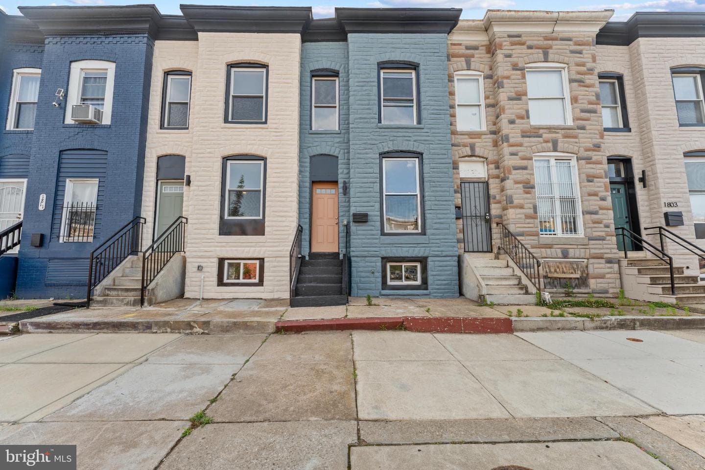 1807 N Milton Avenue photo 2