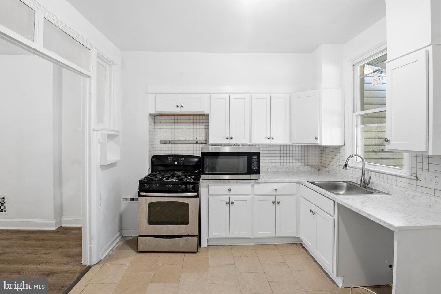 130 Collins Avenue S photo 13