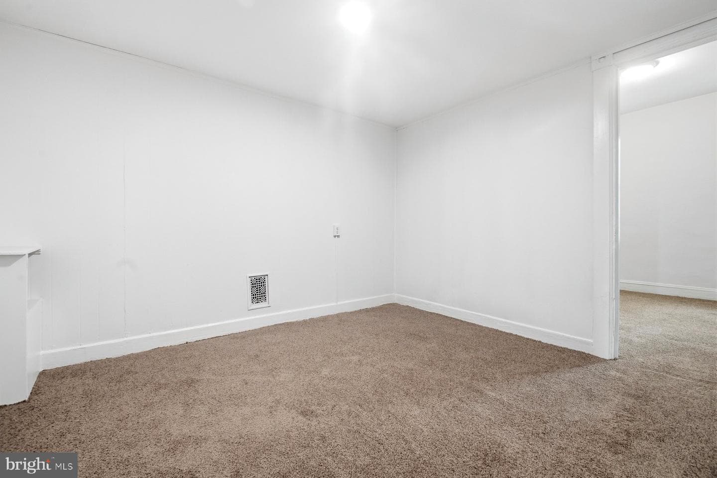 130 Collins Avenue S photo 19