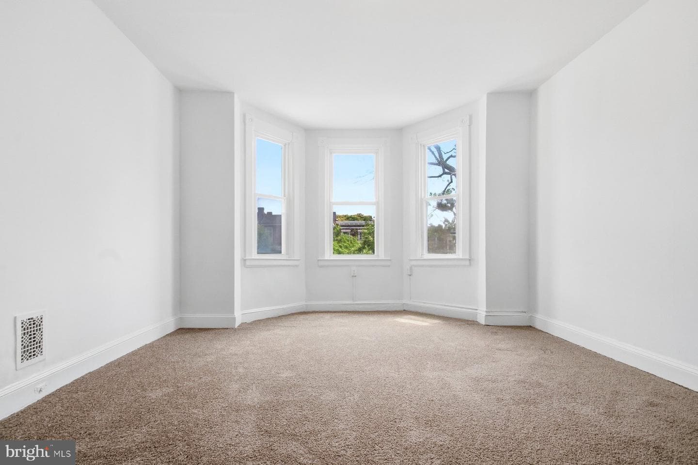 130 Collins Avenue S photo 26