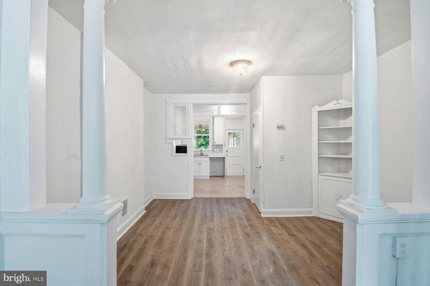 130 Collins Avenue S photo 8