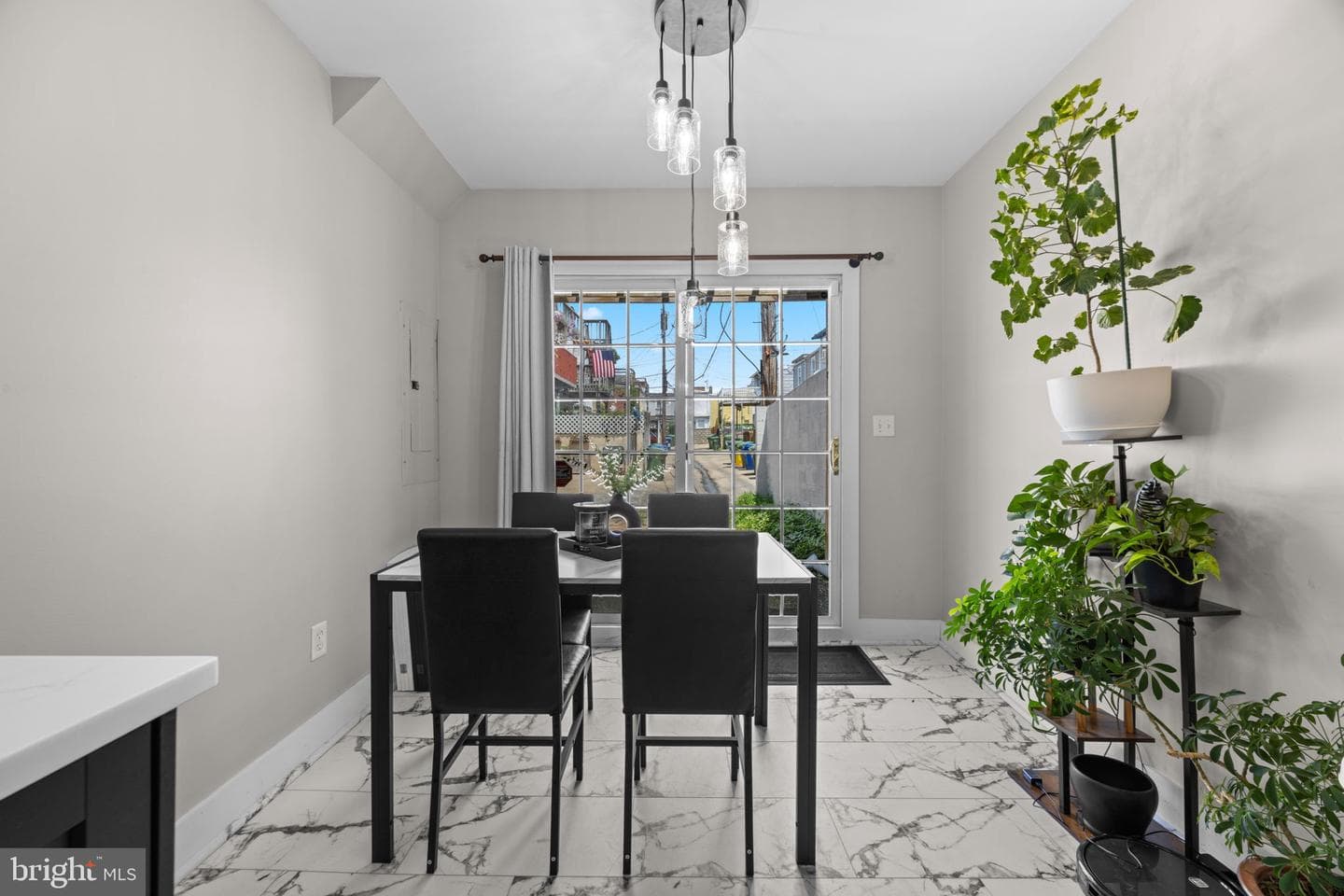 3208 Elliott Street photo 17
