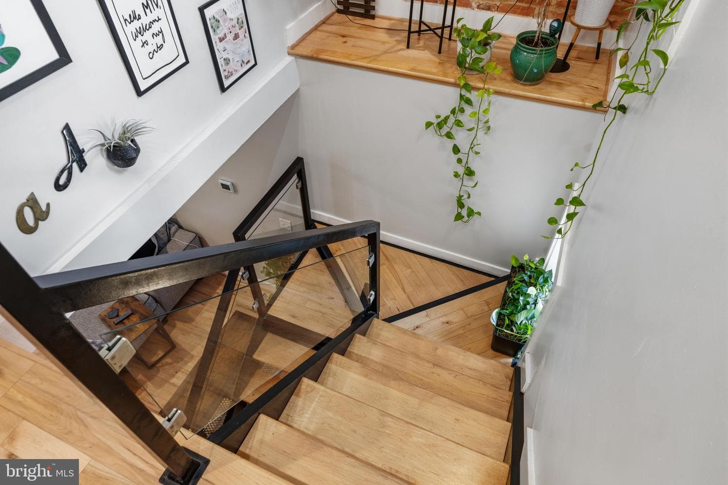 3208 Elliott Street photo 18