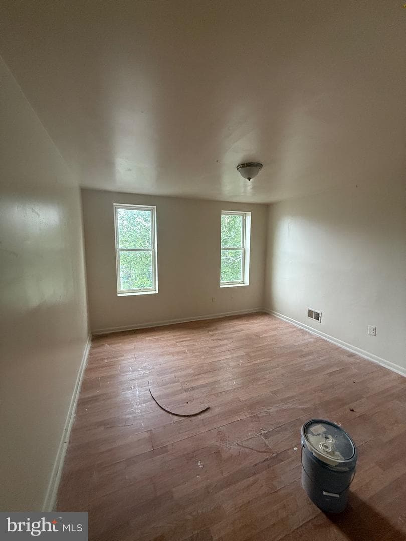 1842 E 28th Street photo 10
