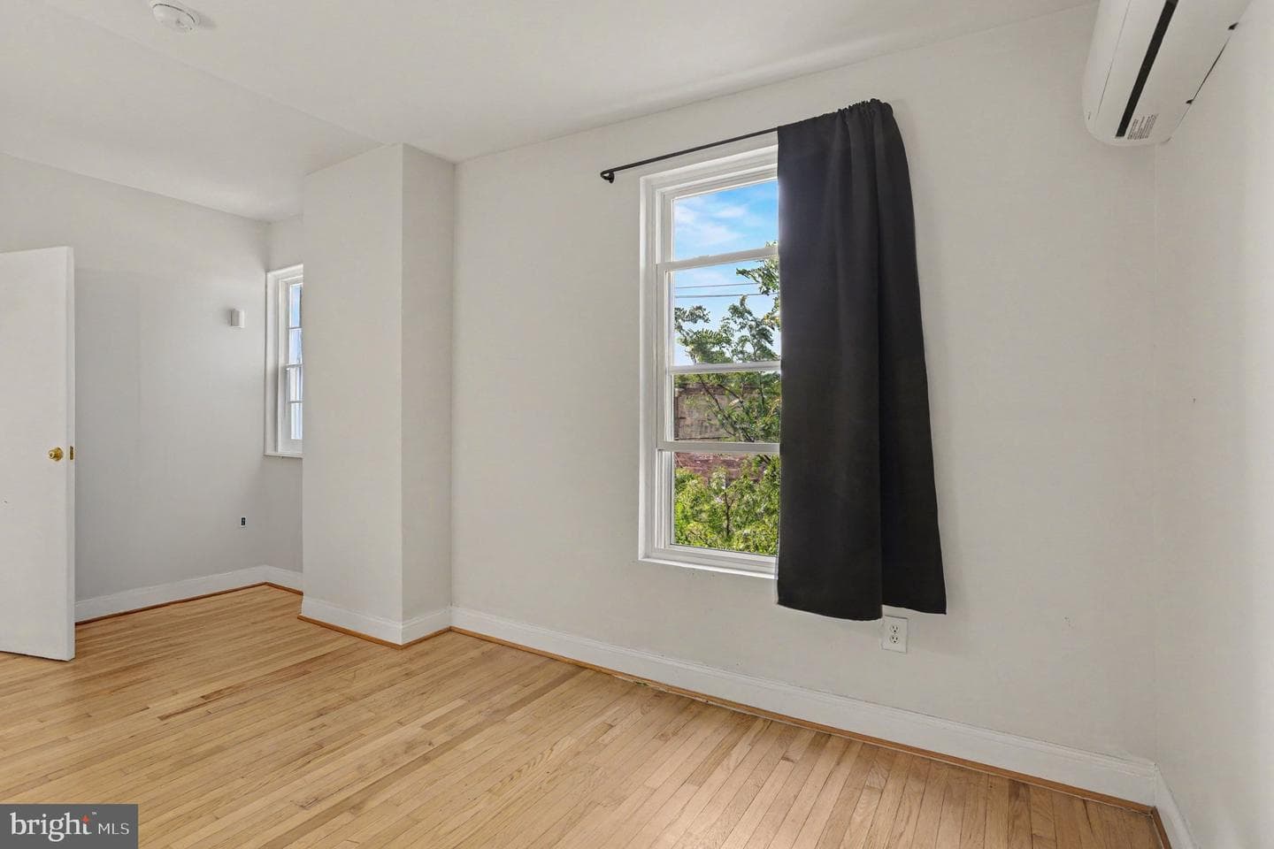 200 N Ellwood Avenue photo 15