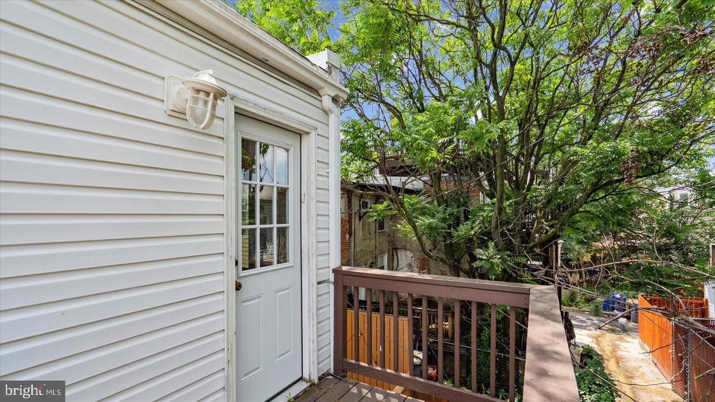 628 Wyeth Street photo 30